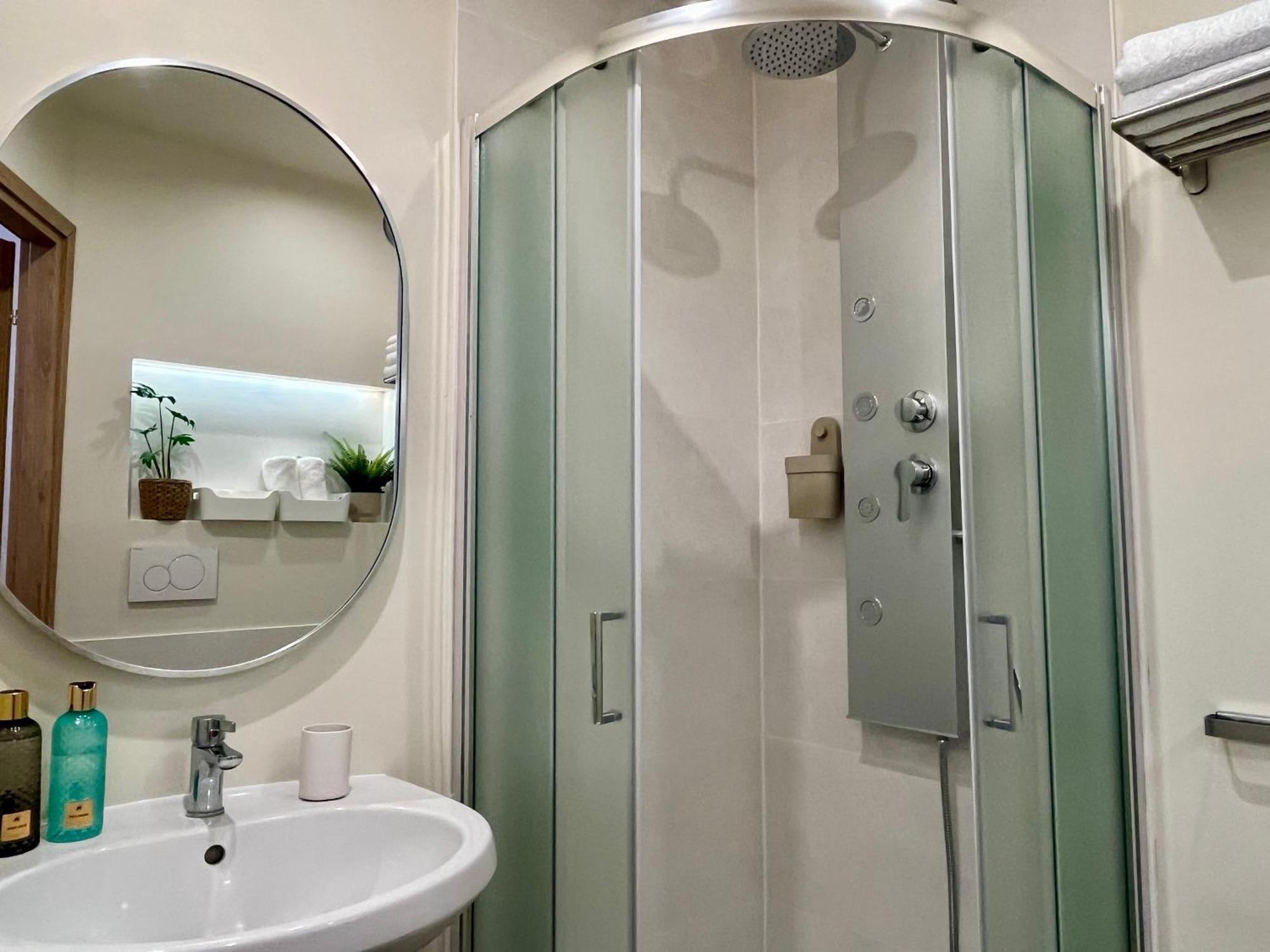 Double Room Private Bathroom