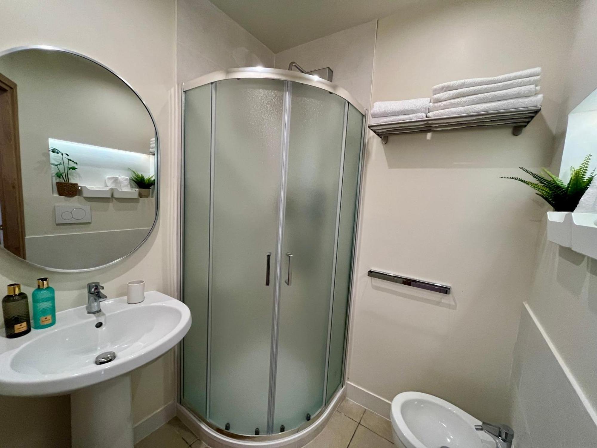 Double Room Private Bathroom