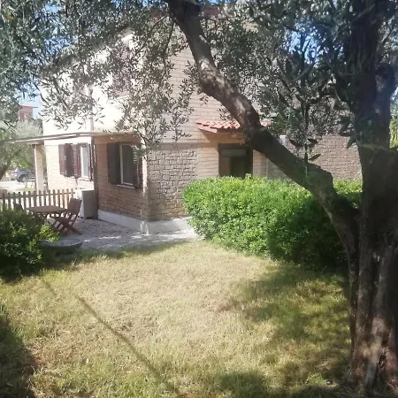Monolocali e stanze in Villa a 350 mt spiaggia libera Lido delle Sirene-3